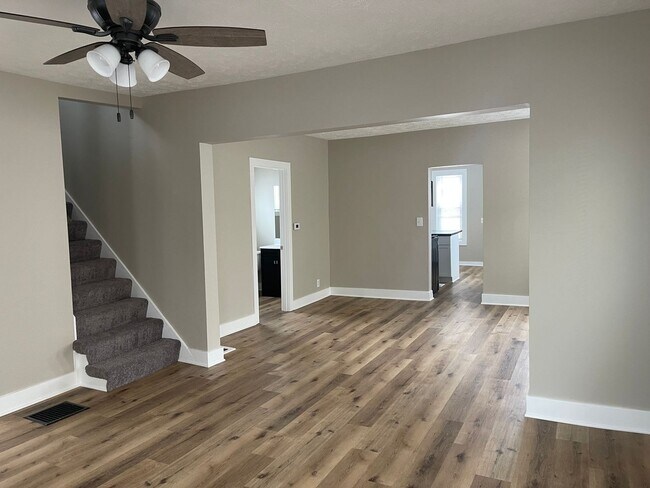 Foto del edificio - Nicely updated- Four Bedroom Home on the NE side of Grand Rapids!