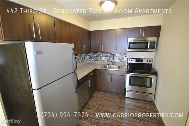 Building Photo - 442 Third St-Renovated Two Bedroom Apartments
