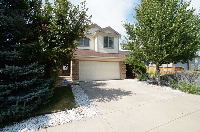 Building Photo - 4244 Round Hill Dr