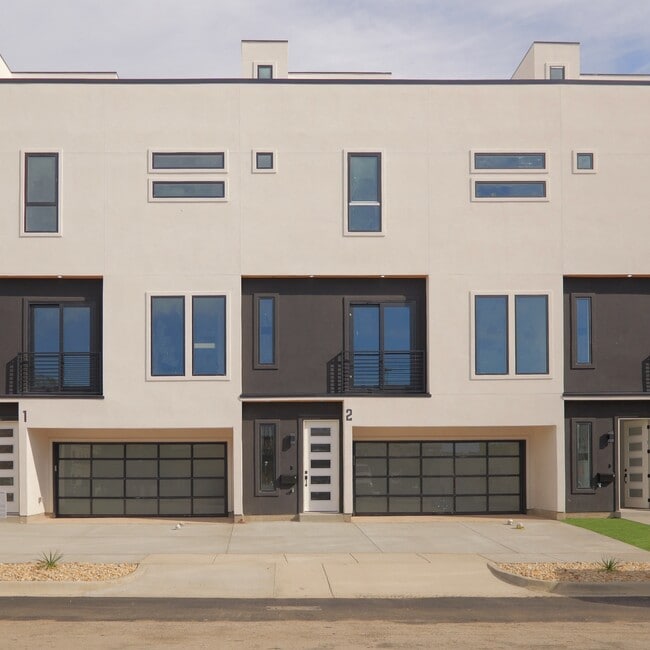 Photo - 4200 Munger Ave Townhome