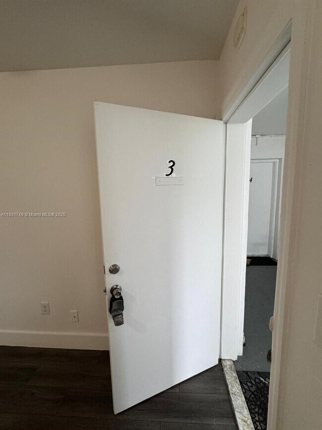 Foto del edificio - 680 NE 88th Terrace