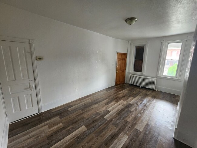 Photo - 115 W 23rd St Apartment