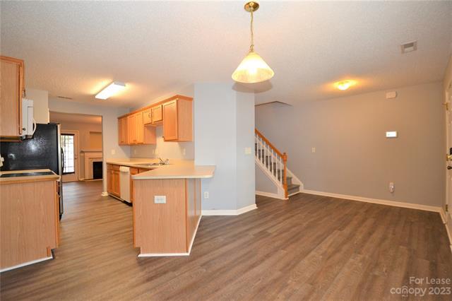 Foto del edificio - 3260 Barons Court Rd
