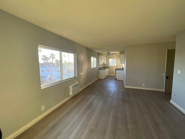 Foto del edificio - 8720 Orion Ave