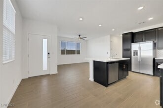 Building Photo - 310 Walsh Peak Ave