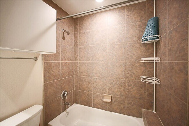 Building Photo - 6913 Yellowstone Way Dr