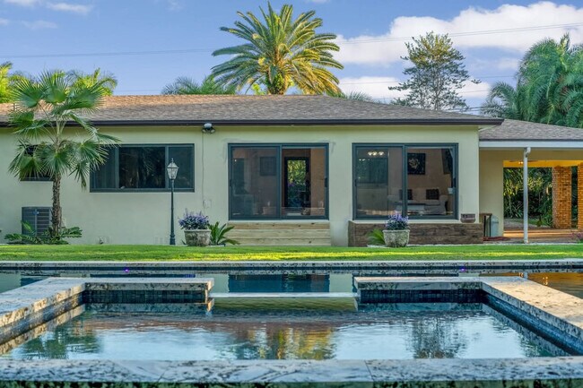 Foto del edificio - 915 NW 20th St