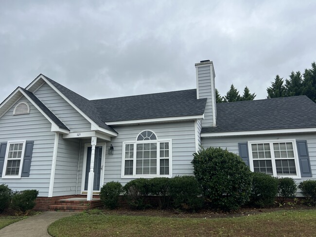 Building Photo - 105 Juniper Ct