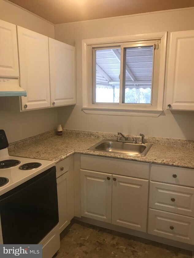 Foto principal - 3311 Ravenwood Ave