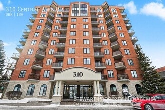 Building Photo - 310 Central Park Dr