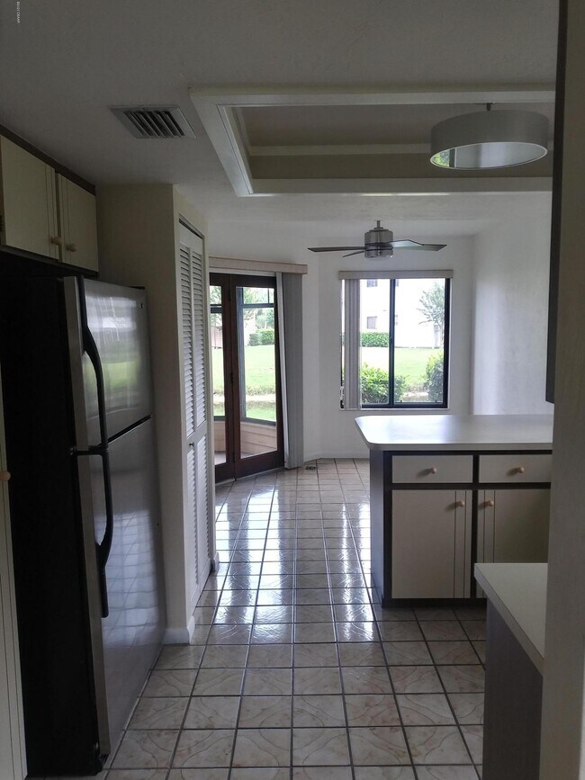 Building Photo - 110 Blue Heron Dr