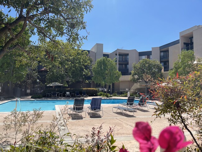 Welcome to Eaton Crest - 4589 Via Marisol