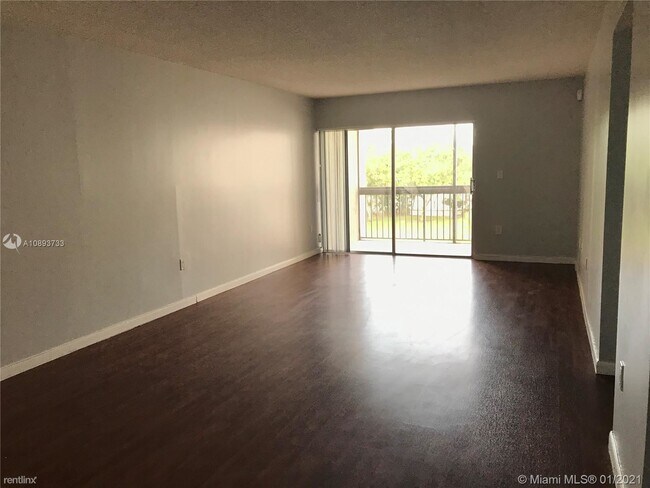 Building Photo - 2 br, 2 bath Condo - 781 N Pine Island Rd