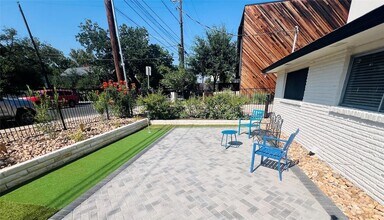 Building Photo - 1715 Bluebonnet Ln