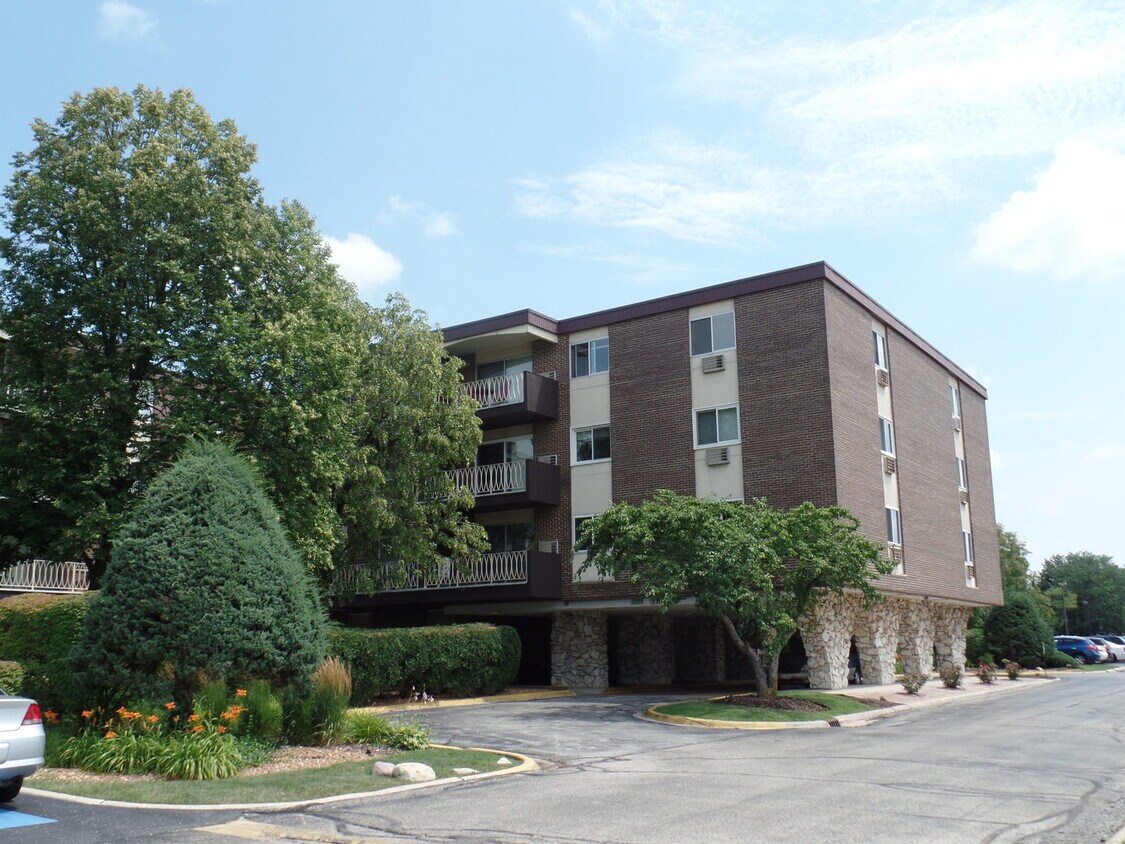 Primary Photo - 1301 S Finley Rd
