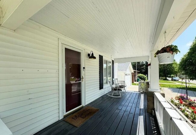 Building Photo - 4204 S 49th St