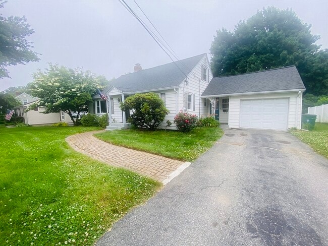 Building Photo - 8 Ashcroft St