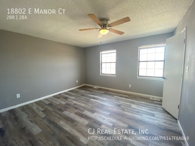 Building Photo - 18802 Manor Dr