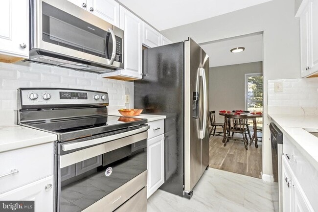 Photo - 7429 Mill Run Dr Townhome