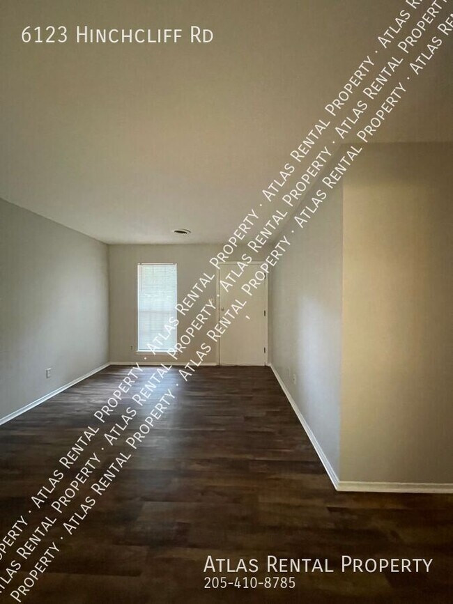 Foto del edificio - 6123 Hinchcliff Rd