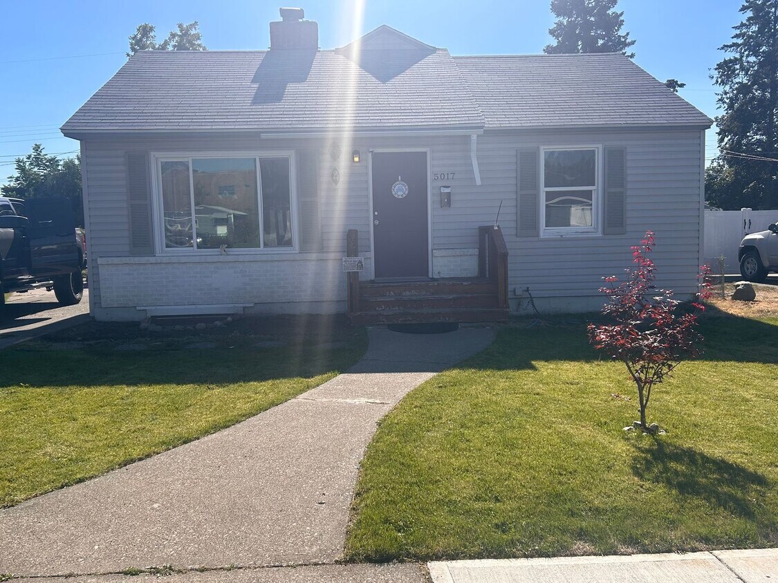 Primary Photo - Charming family home