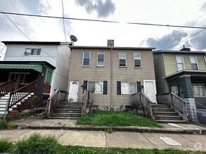 Building Photo - 919-921 Robinson St