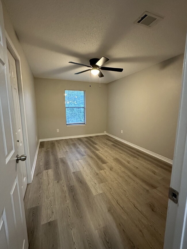 Building Photo - 3356 La Leyenda Ct