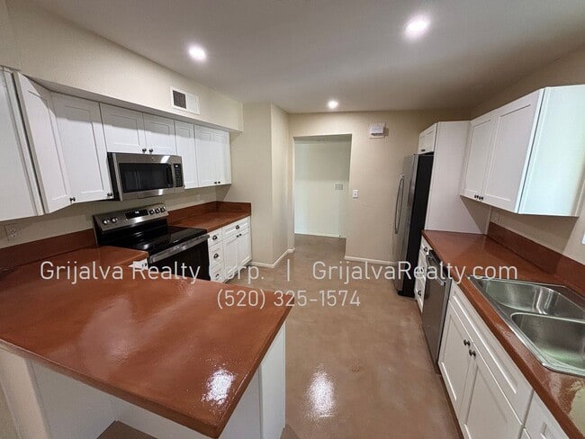 Foto del edificio - West Side 3 Bedroom, 2 Bath Ranch Style Ho...