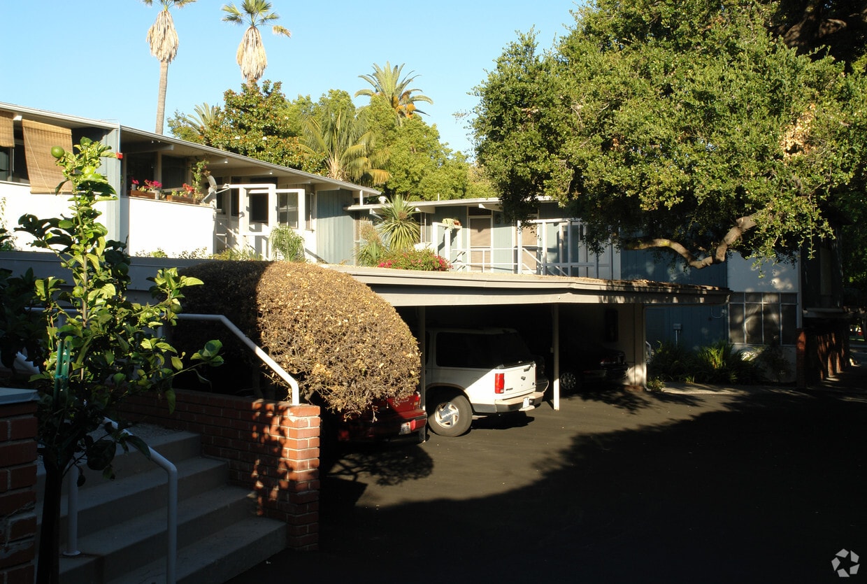 Building Photo - 123 E Micheltorena St