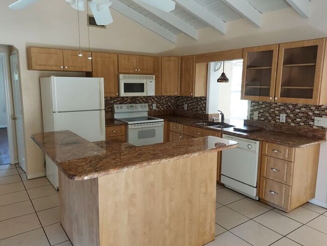 Building Photo - 4929 E Shady Acres Dr