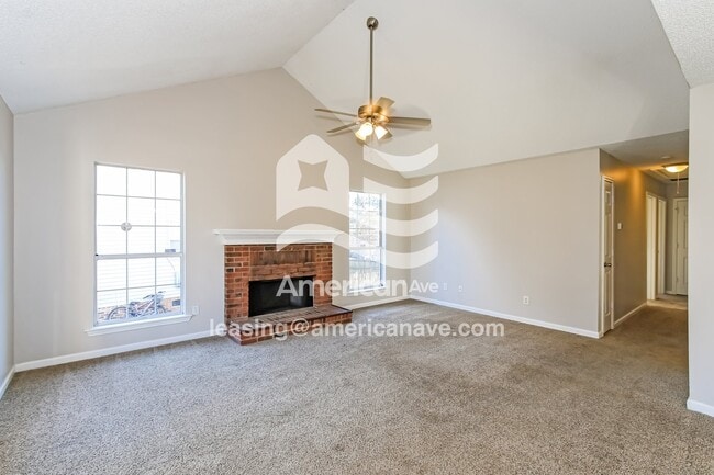 Building Photo - 423 Bradford Ln