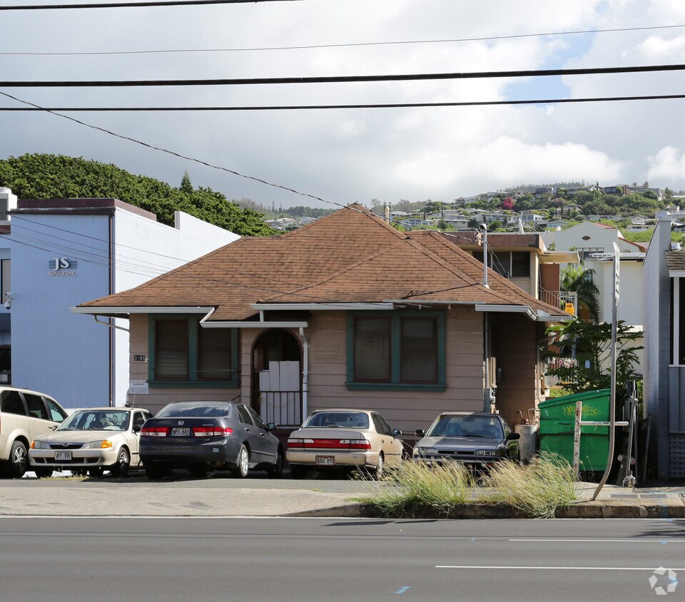 Building Photo - 3168 Waialae Ave