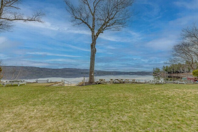 Foto del edificio - 43 Beachwood Rd