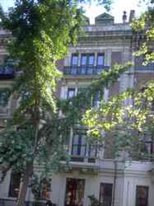 Primary Photo - 30 W 75th St