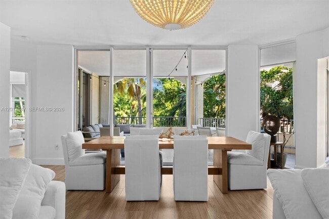 Foto del edificio - 731 Crandon Blvd