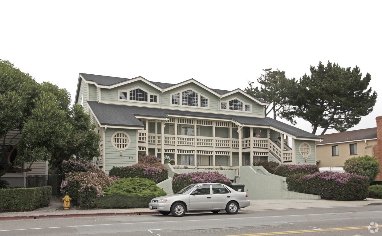 Foto del edificio - 465-471 Kelly Ave