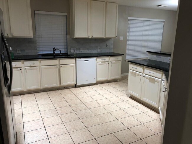 Building Photo - 11209 Avering Ln
