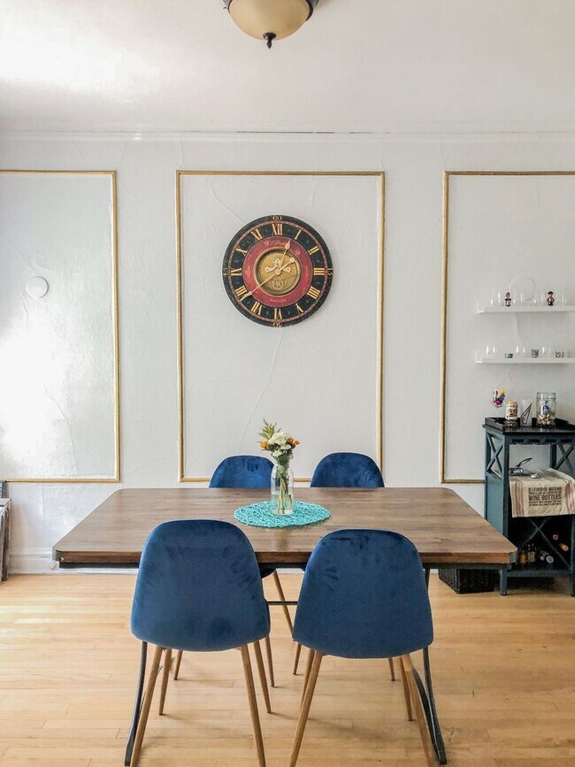 Foto del edificio - 435 W Surf St