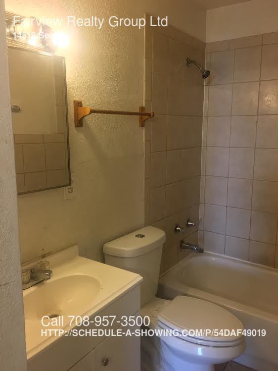 Foto del edificio - 14518 Seeley Ave