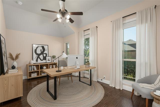 Foto del edificio - 909 Smothermon Farm Rd