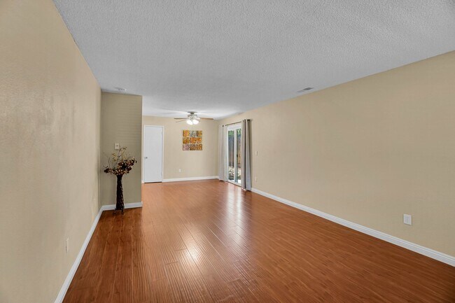 Building Photo - 4206-4208 Casa Blanca Lane