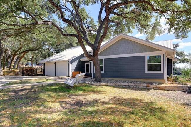 Building Photo - 11 Country Ln