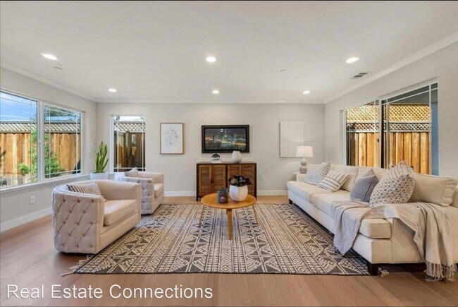Building Photo - 3 br, 2.5 bath House - 430 Douglas Place