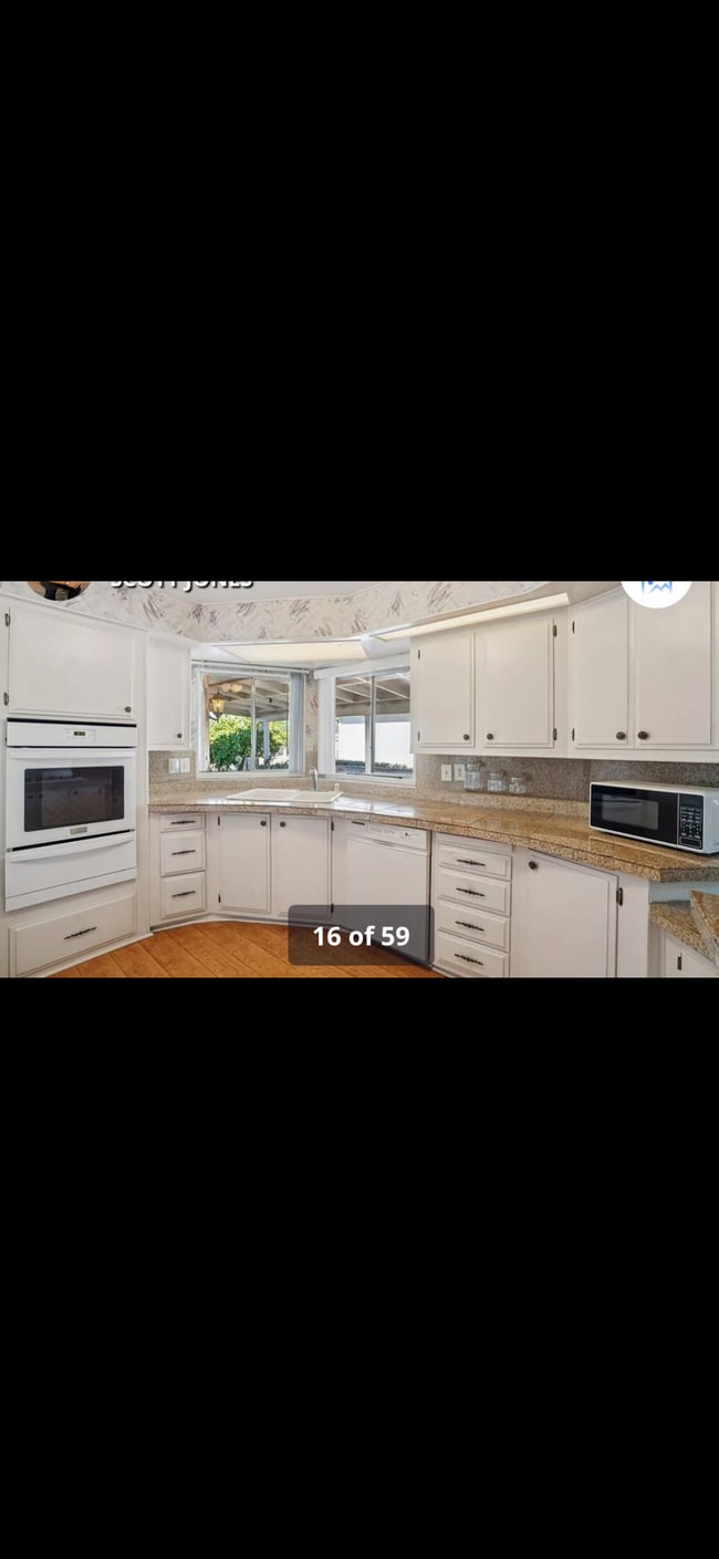 Foto del edificio - 74584 Nevada Cir E