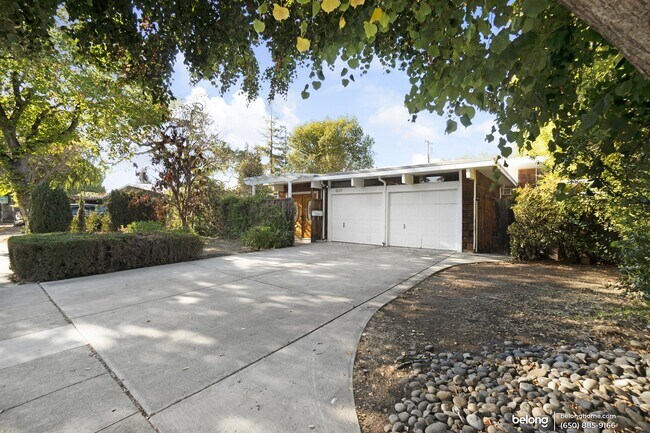 Foto del edificio - 317 Creekside Dr