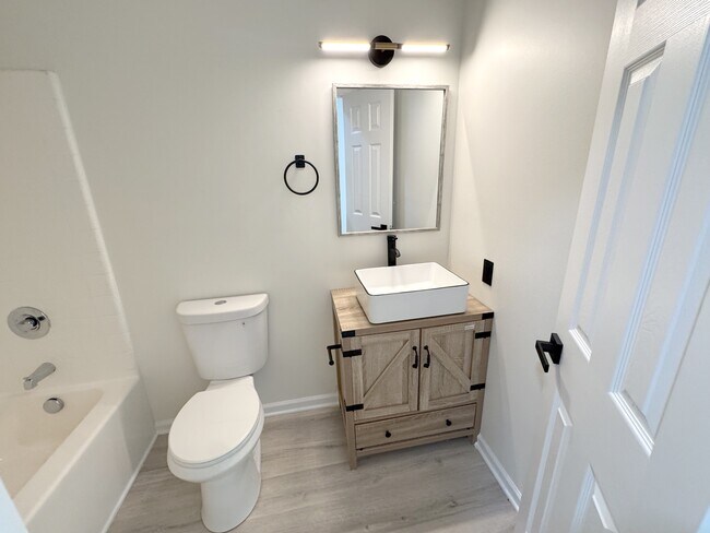 Foto del edificio - 6422 Lindsey Ln