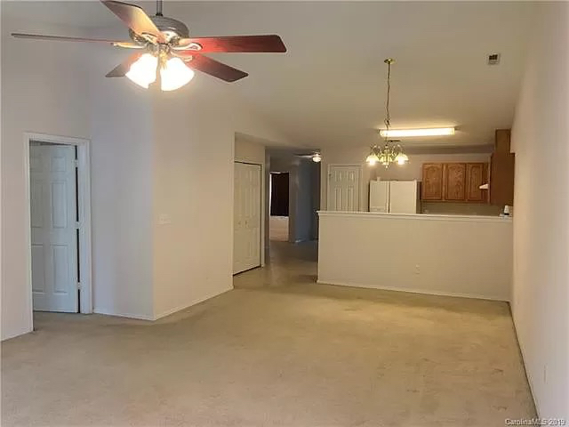 Foto del edificio - 6453 Ziegler Ln