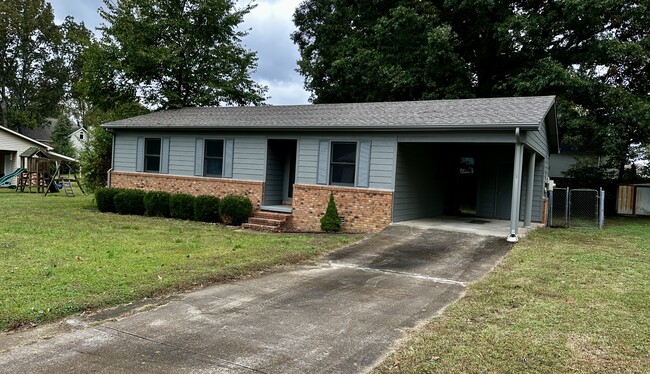 Building Photo - 105 Bucy Cir