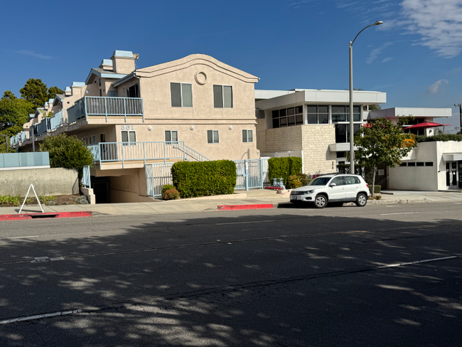 Foto del edificio - 861 Manhattan Beach Blvd