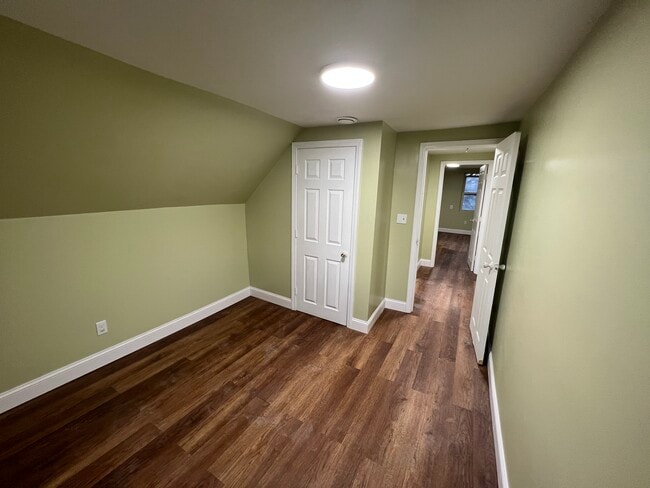 Building Photo - 29 Tolles St